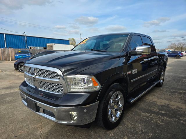 2016 Ram 1500 2WD Crew Cab 140.5" Laramie - 22990652 - 1