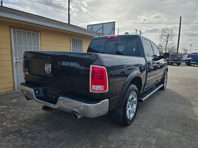2016 Ram 1500 2WD Crew Cab 140.5" Laramie - 22990652 - 3