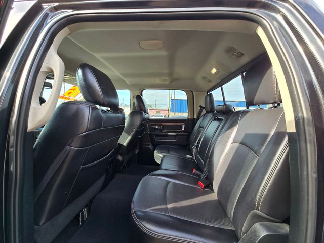 2016 Ram 1500 2WD Crew Cab 140.5" Laramie - 22990652 - 5