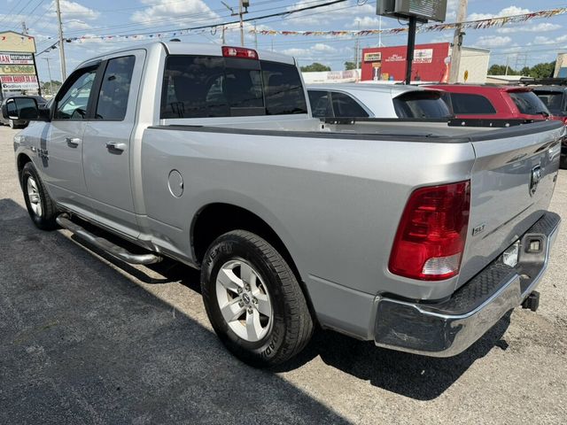 2016 Ram 1500 2WD Crew Cab 140.5" SLT - 23064879 - 11