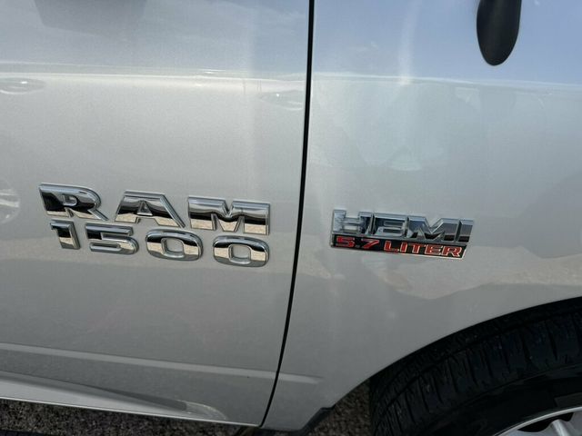 2016 Ram 1500 2WD Crew Cab 140.5" SLT - 23064879 - 17