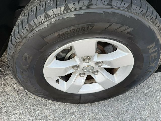 2016 Ram 1500 2WD Crew Cab 140.5" SLT - 23064879 - 18