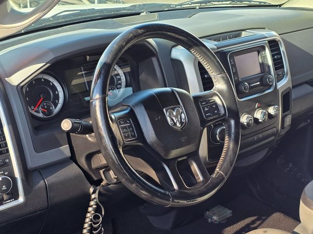 2016 Ram 1500 2WD Quad Cab 140.5" Big Horn - 22951070 - 10