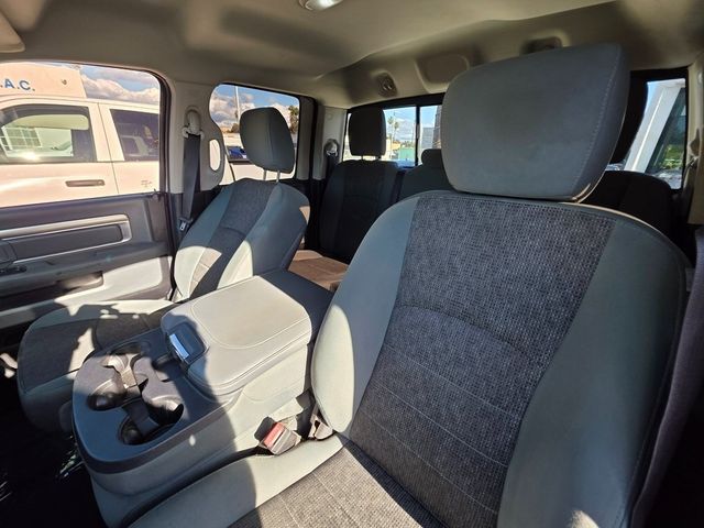 2016 Ram 1500 2WD Quad Cab 140.5" Big Horn - 22951070 - 11