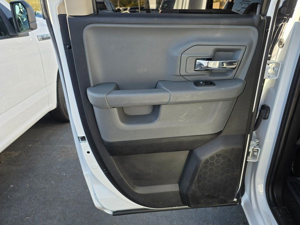 2016 Ram 1500 2WD Quad Cab 140.5" Big Horn - 22951070 - 16