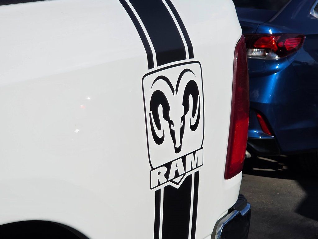 2016 Ram 1500 2WD Quad Cab 140.5" Big Horn - 22951070 - 19