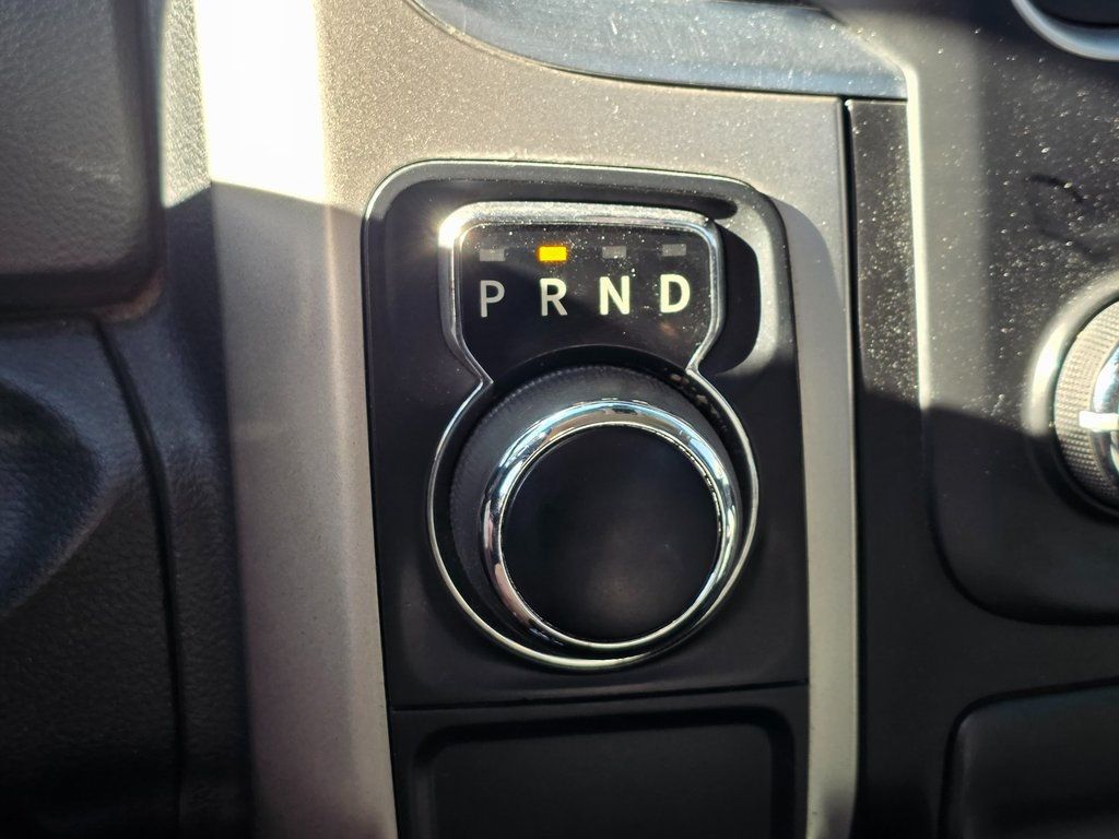 2016 Ram 1500 2WD Quad Cab 140.5" Big Horn - 22951070 - 27