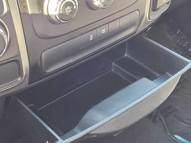 2016 Ram 1500 2WD Quad Cab 140.5" Big Horn - 22951070 - 29