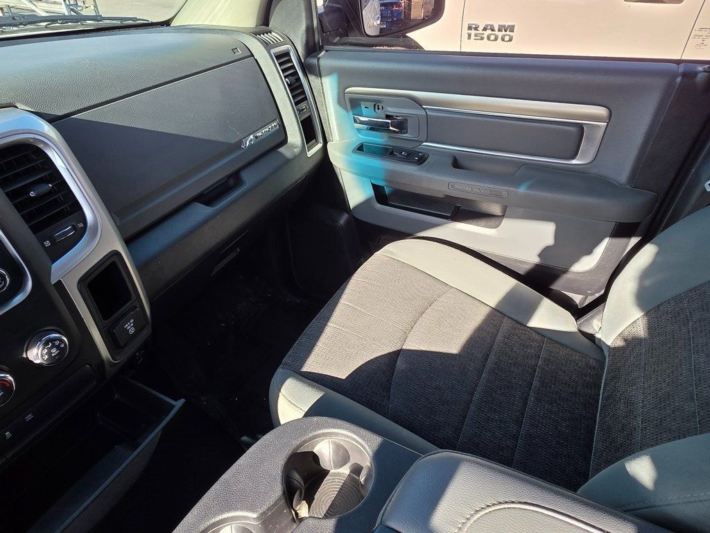 2016 Ram 1500 2WD Quad Cab 140.5" Big Horn - 22951070 - 31