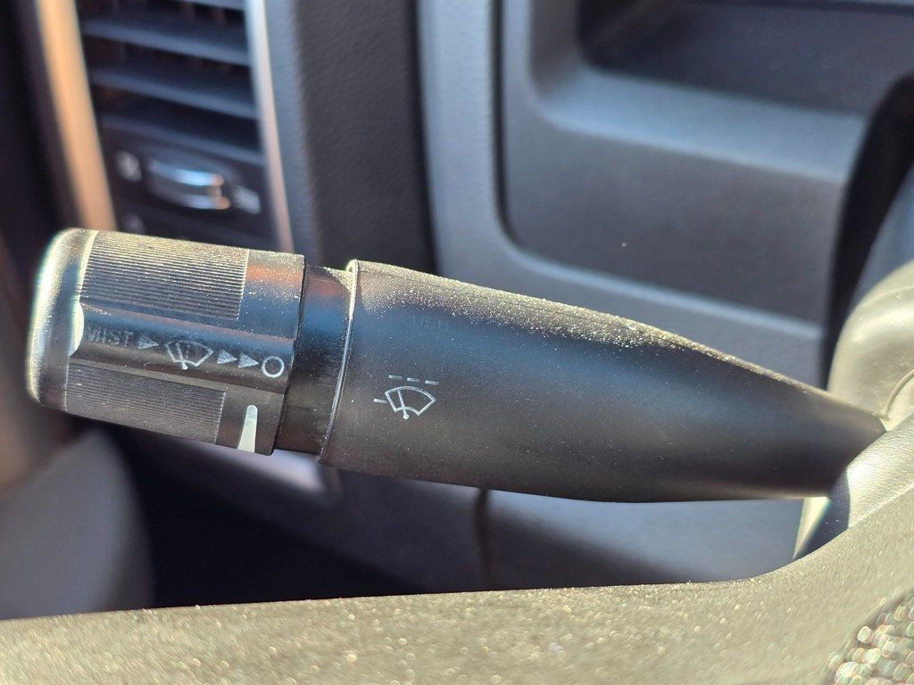 2016 Ram 1500 2WD Quad Cab 140.5" Big Horn - 22951070 - 33