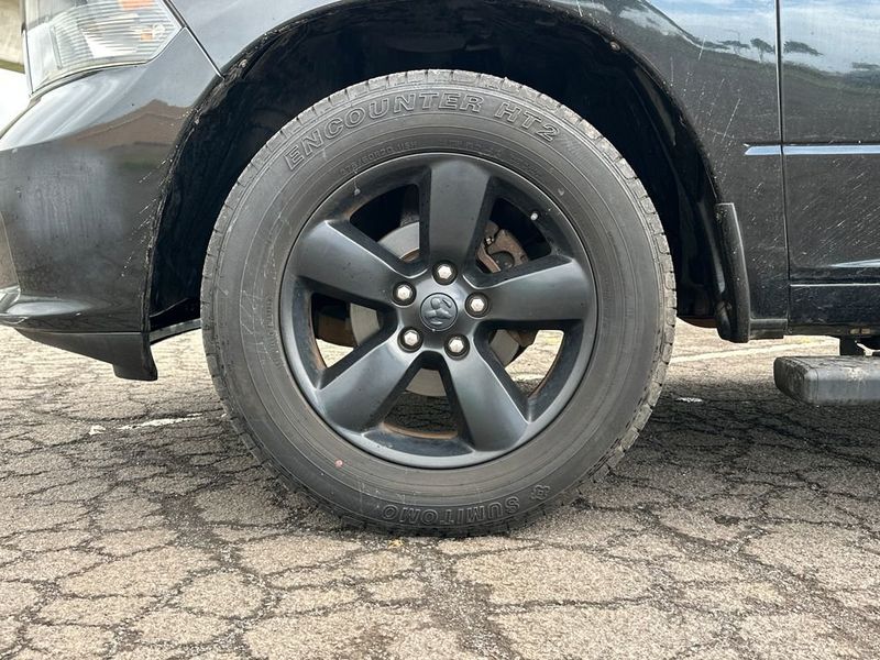 2016 Ram 1500 2WD Quad Cab 140.5" Express - 22967781 - 11