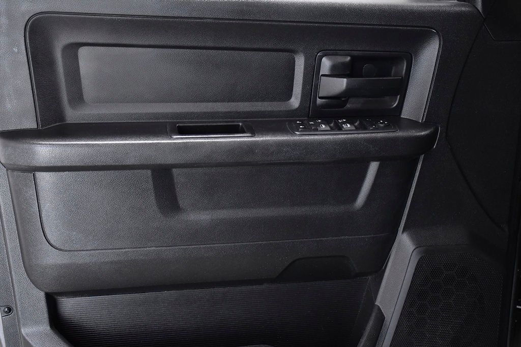 2016 Ram 1500 2WD Quad Cab 140.5" Tradesman - 23063775 - 8