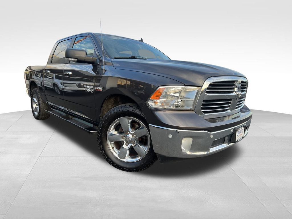 2016 Ram 1500 4WD Crew Cab 140.5" Big Horn - 22647451 - 0