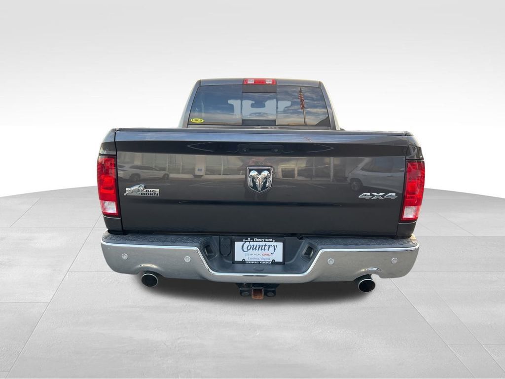 2016 Ram 1500 4WD Crew Cab 140.5" Big Horn - 22647451 - 5