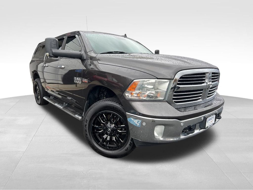 2016 Ram 1500 4WD Crew Cab 140.5" Big Horn - 22665365 - 0