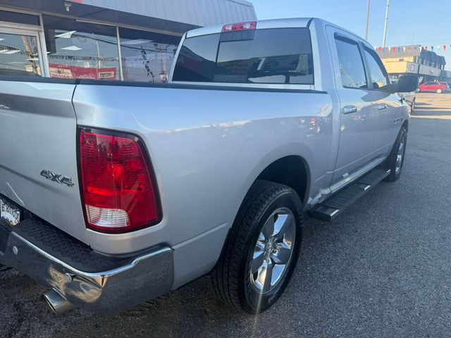 2016 Ram 1500 4WD Crew Cab 140.5" Big Horn - 22967180 - 12
