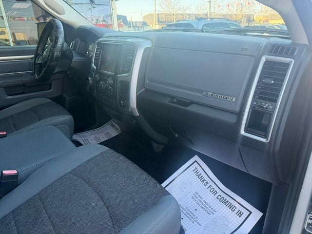 2016 Ram 1500 4WD Crew Cab 140.5" Big Horn - 22967180 - 15
