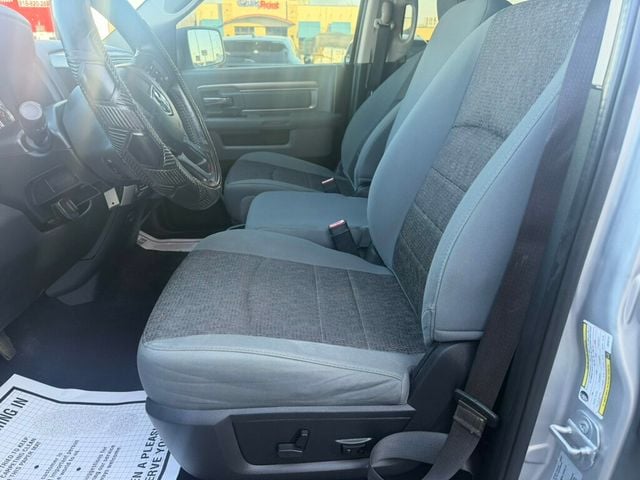 2016 Ram 1500 4WD Crew Cab 140.5" Big Horn - 22967180 - 1