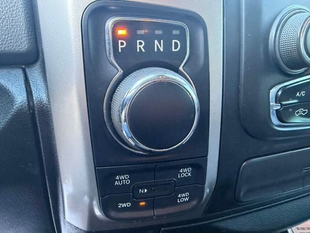 2016 Ram 1500 4WD Crew Cab 140.5" Big Horn - 22967180 - 22