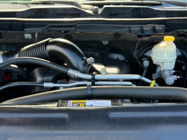 2016 Ram 1500 4WD Crew Cab 140.5" Big Horn - 23008568 - 10
