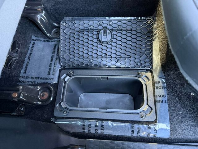 2016 Ram 1500 4WD Crew Cab 140.5" Big Horn - 23008568 - 17