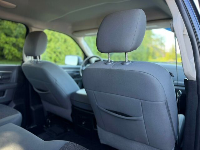 2016 Ram 1500 4WD Crew Cab 140.5" Big Horn - 23008568 - 21