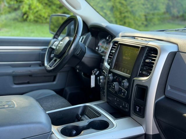 2016 Ram 1500 4WD Crew Cab 140.5" Big Horn - 23008568 - 24