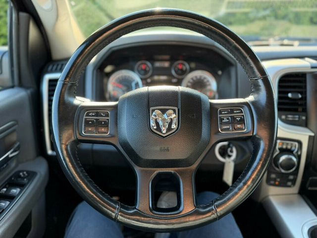 2016 Ram 1500 4WD Crew Cab 140.5" Big Horn - 23008568 - 25