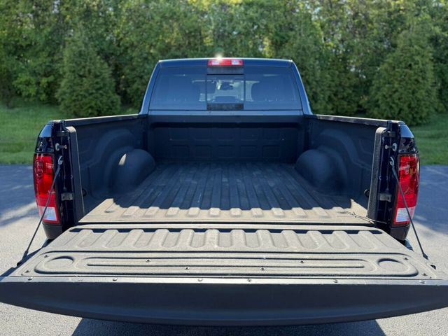 2016 Ram 1500 4WD Crew Cab 140.5" Big Horn - 23008568 - 5