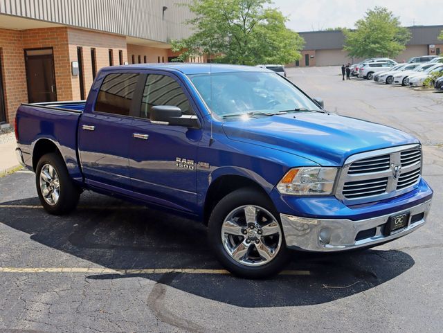 2016 Ram 1500 4WD Crew Cab 140.5" Big Horn - 23062087 - 9