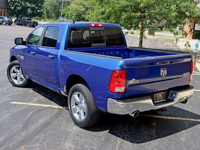 2016 Ram 1500 4WD Crew Cab 140.5" Big Horn - 23062087 - 10
