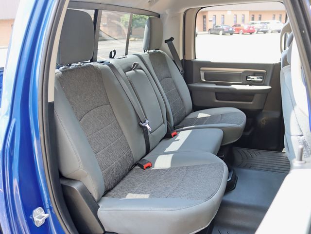 2016 Ram 1500 4WD Crew Cab 140.5" Big Horn - 23062087 - 24