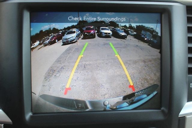 2016 Ram 1500 4WD Crew Cab 140.5" Big Horn - 22879043 - 17