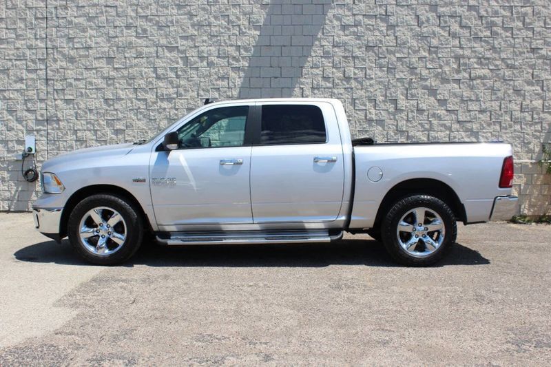 2016 Ram 1500 4WD Crew Cab 140.5" Big Horn - 22879043 - 1
