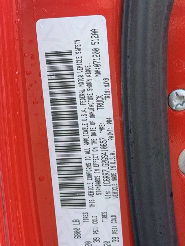 2016 Ram 1500 4WD Crew Cab 140.5" Big Horn - 23015718 - 12