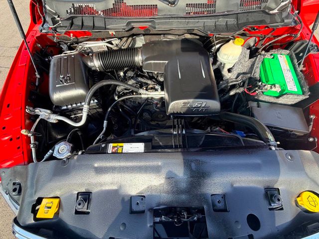 2016 Ram 1500 4WD Crew Cab 140.5" Big Horn - 23015718 - 24