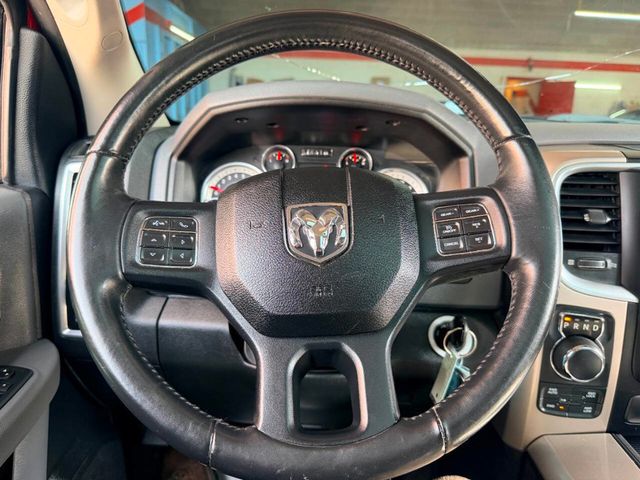 2016 Ram 1500 4WD Crew Cab 140.5" Big Horn - 23015718 - 29