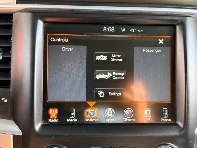 2016 Ram 1500 4WD Crew Cab 140.5" Big Horn - 23015718 - 37