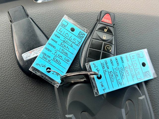 2016 Ram 1500 4WD Crew Cab 140.5" Big Horn - 23015718 - 51