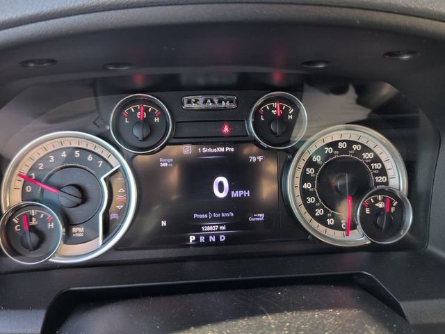 2016 Ram 1500 4WD Crew Cab 140.5" Big Horn - 23082076 - 18