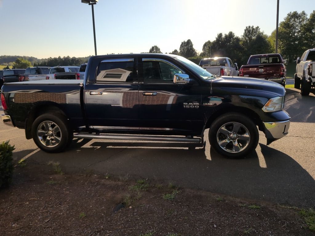 2016 Ram 1500 4WD Crew Cab 140.5" Big Horn - 23082076 - 8
