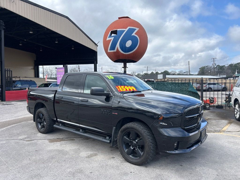 2016 Ram 1500 4WD Crew Cab 140.5" Express - 22991683 | Video 1