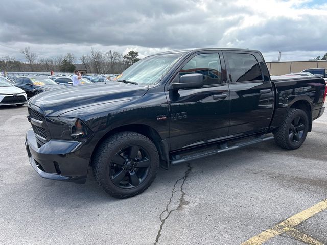 2016 Ram 1500 4WD Crew Cab 140.5" Express - 22991683 - 2