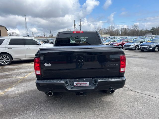 2016 Ram 1500 4WD Crew Cab 140.5" Express - 22991683 - 4