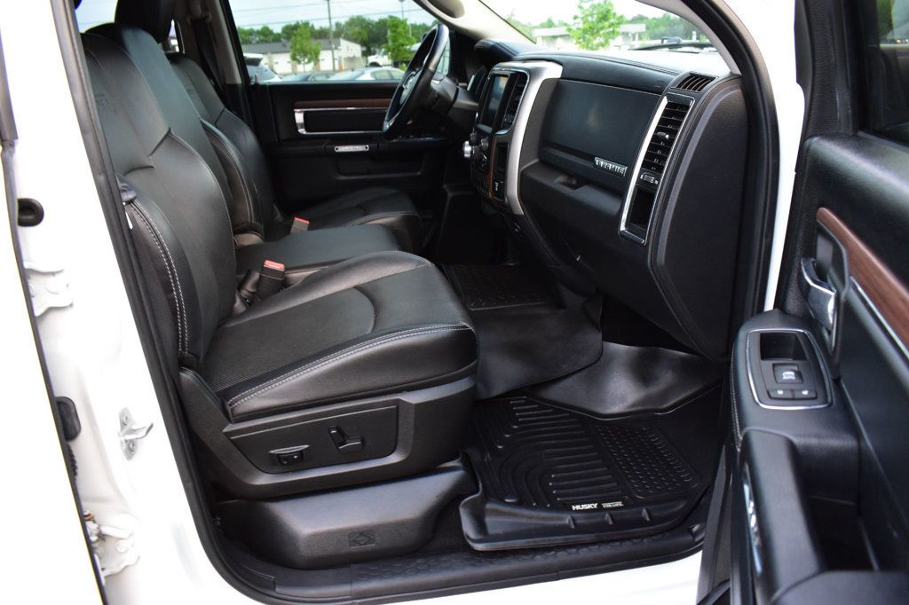 2016 Ram 1500 4WD Crew Cab 140.5" Laramie - 22839310 - 18