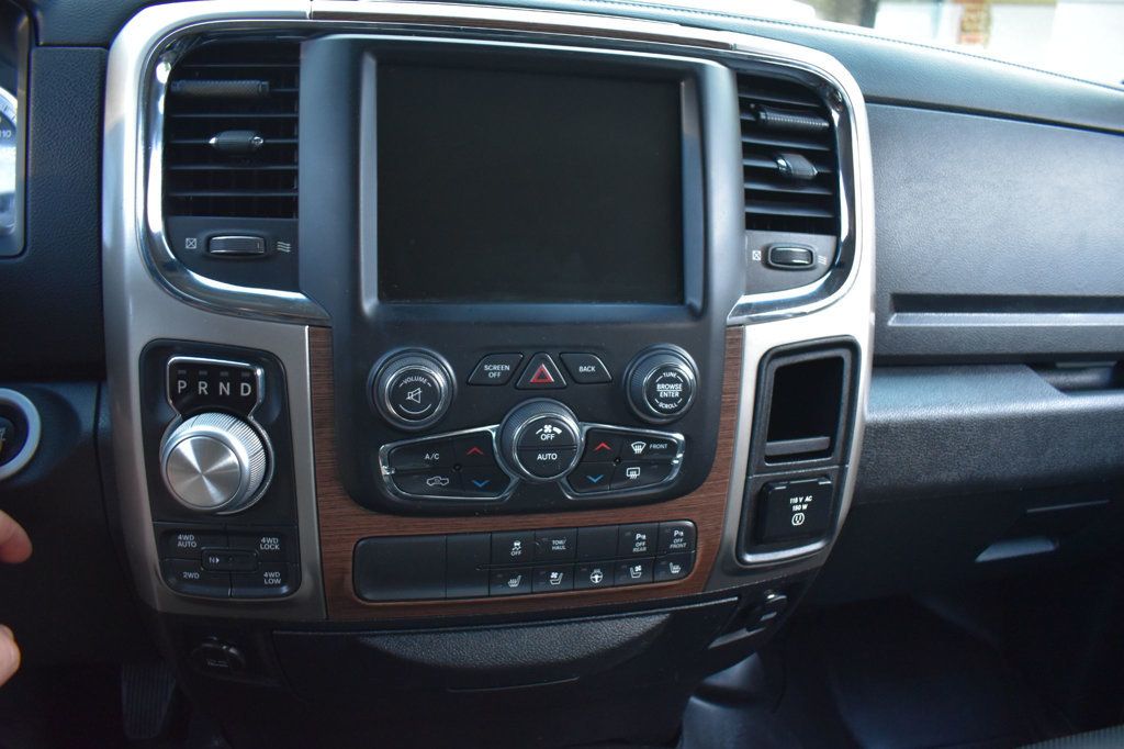 2016 Ram 1500 4WD Crew Cab 140.5" Laramie - 22839310 - 33
