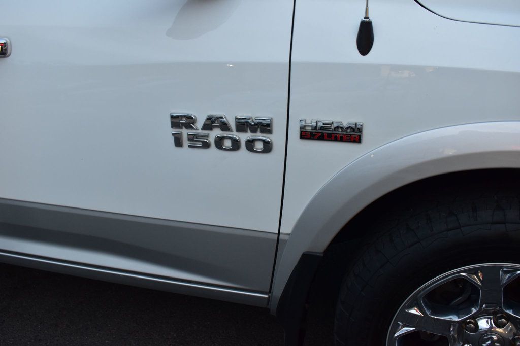 2016 Ram 1500 4WD Crew Cab 140.5" Laramie - 22839310 - 67