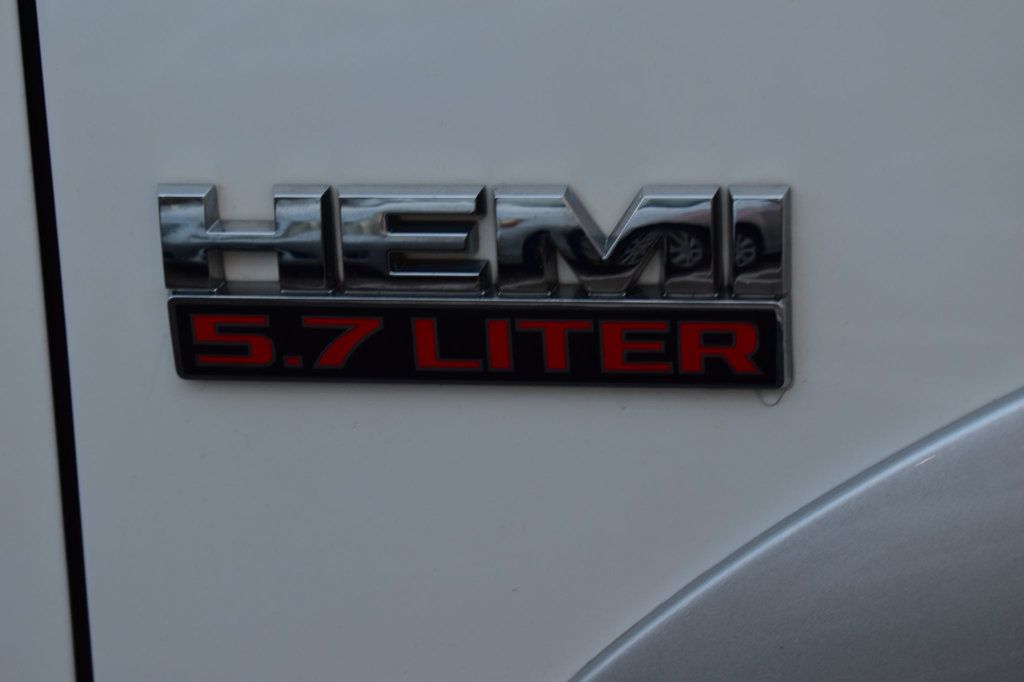 2016 Ram 1500 4WD Crew Cab 140.5" Laramie - 22839310 - 69