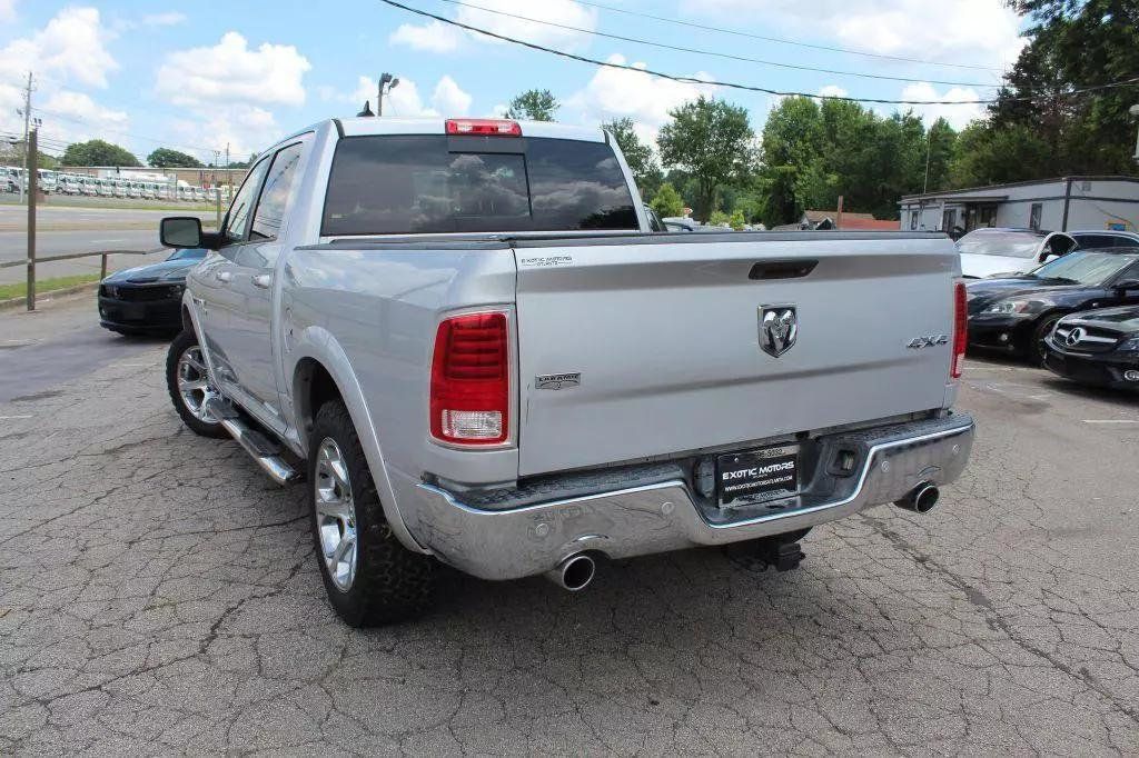 2016 Ram 1500 4WD Crew Cab 140.5" Laramie - 22397523 - 11