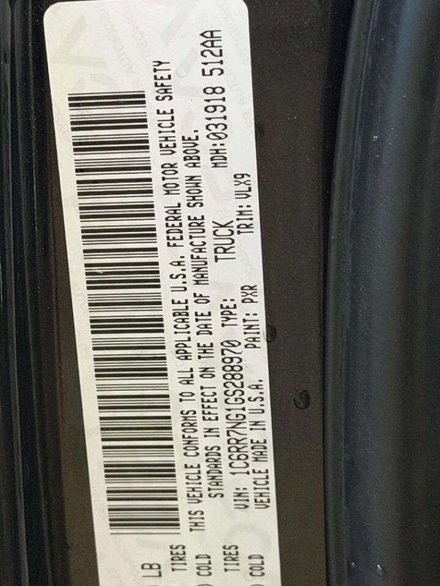 2016 Ram 1500 4WD Crew Cab 140.5" Laramie - 22982595 - 18